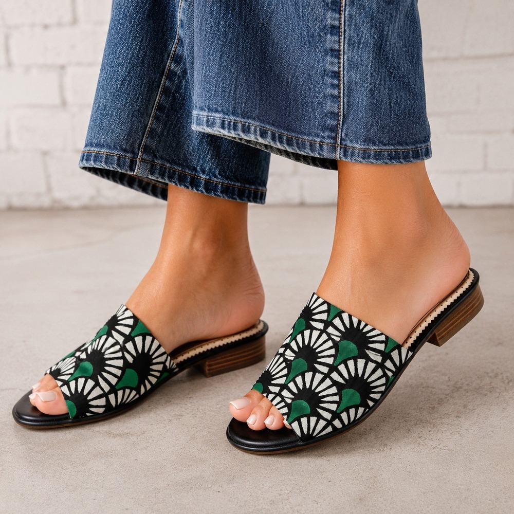 Soft Surroundings Slide Sandals Womens Size 9 Green Black Geometric Print Flats